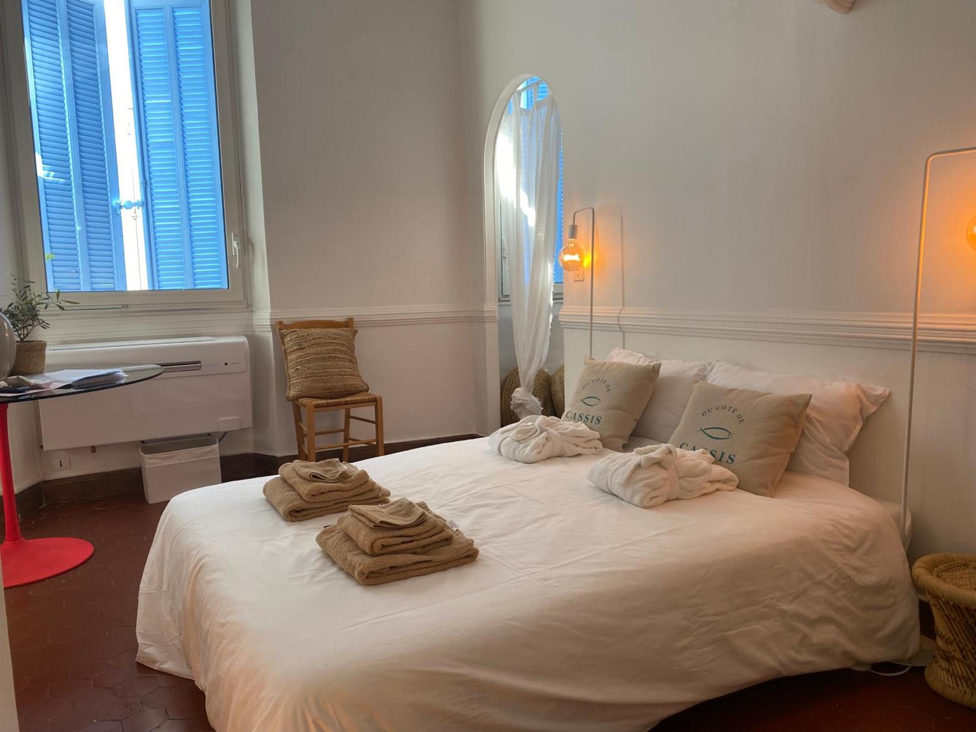 Click! Casa Lamartine Fabulous Ideal Location Walk To All!!! Каси Экстерьер фото